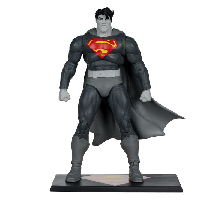 Mcfarlane Dc Multiverse: Dark Knight Returns - Superman Blanco Y Negro Gold Label 7 Pulgadas