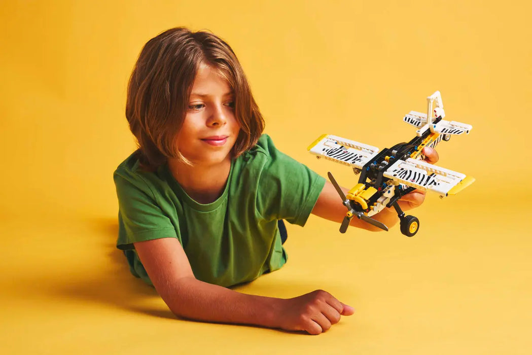 LEGO Technic Avioneta 42198