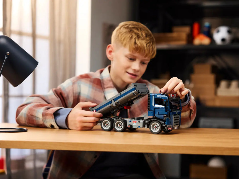 LEGO Technic Volquete Basculante 42203