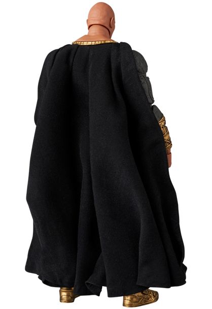 Bandai Tamashii Nations Mafex: Dc Black Adam - Black Adam Gold Suit