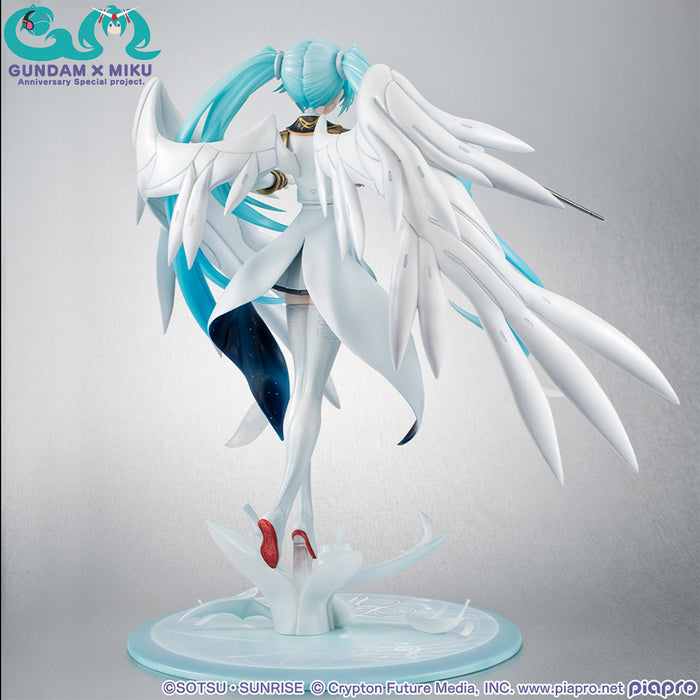 Megahouse Lucrea: Mobile Suit Gundam 45 Aniversario X Hatsune Miku - Hatsune Miku Wing Gundam Zero Ew