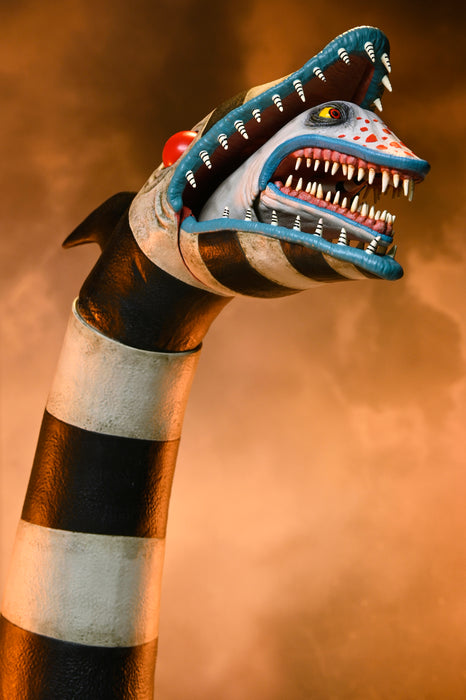 NECA Figura de Accion Ultimate: Beetlejuice - Matador Beetlejuice y Sandworm 7 Pulgadas 2 Pack