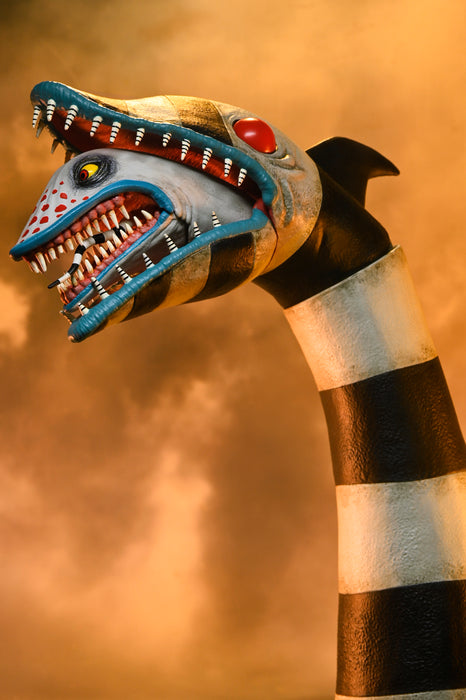NECA Figura de Accion Ultimate: Beetlejuice - Matador Beetlejuice y Sandworm 7 Pulgadas 2 Pack
