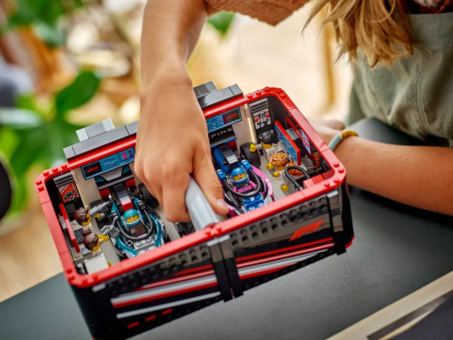 LEGO City Garaje de F1 con Coches Mercedes AMG y Alpine 60444