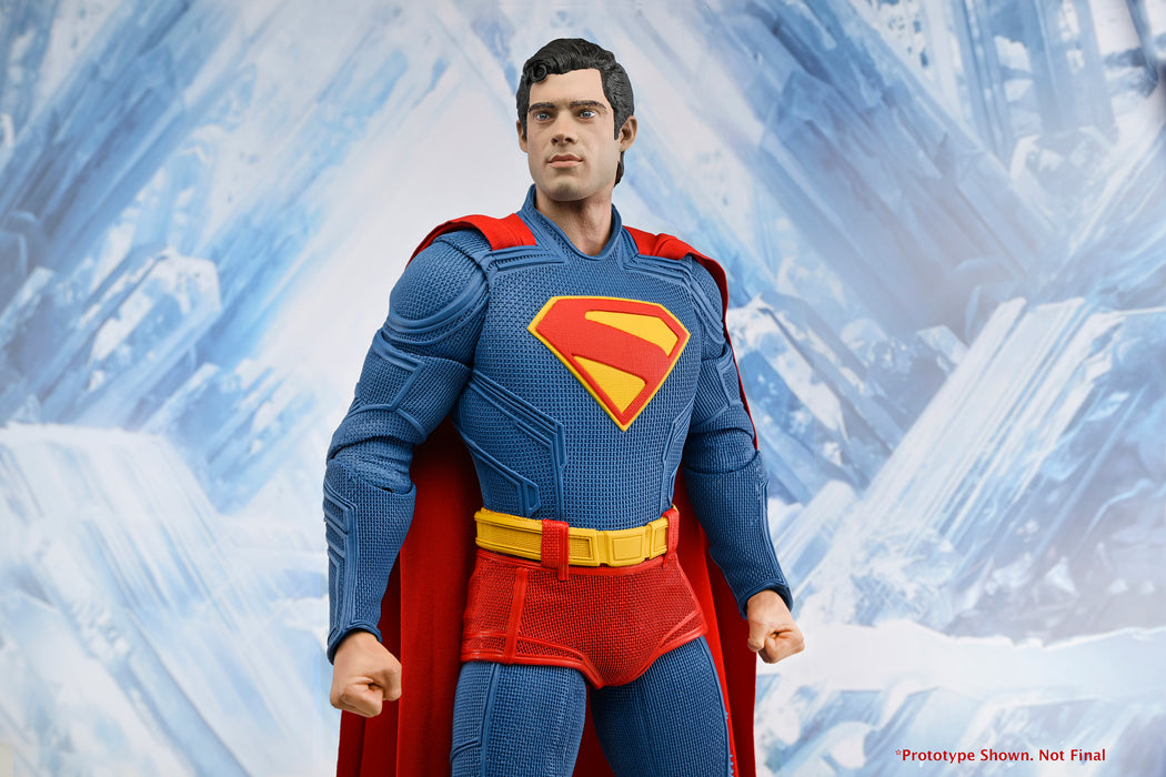 NECA Figura de Accion: DC Superman 2025 - Superman Escala 1/4