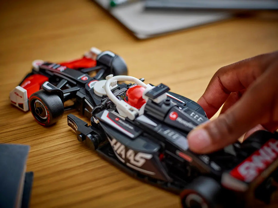 LEGO Speed Champions Coche de Carreras MoneyGram Haas F1 Team VF-24 77250
