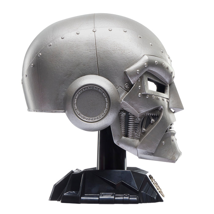 Marvel Legends Series: Doctor Doom Casco Premium Replica