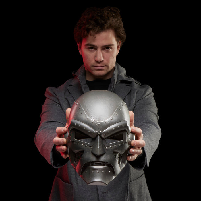 Marvel Legends Series: Doctor Doom Casco Premium Replica