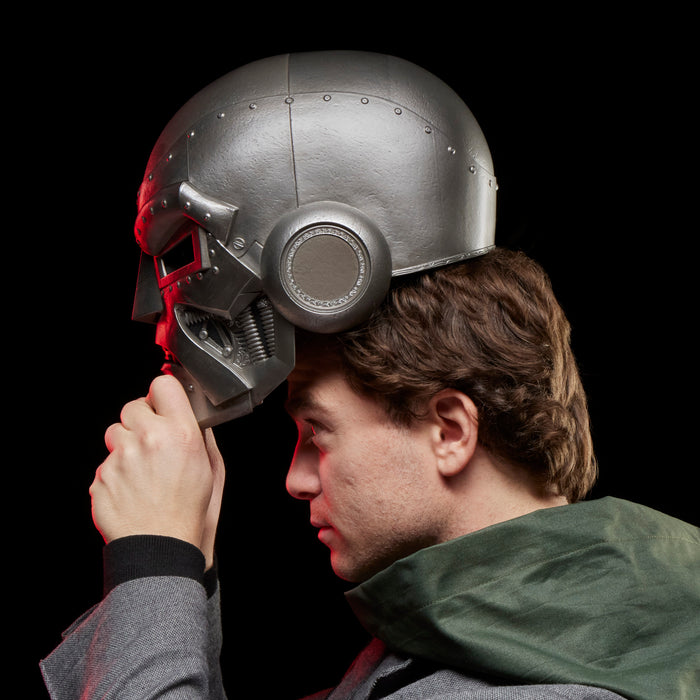 Marvel Legends Series: Doctor Doom Casco Premium Replica