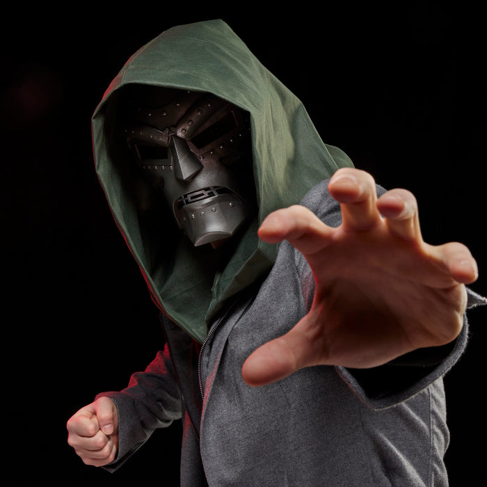 Marvel Legends Series: Doctor Doom Casco Premium Replica