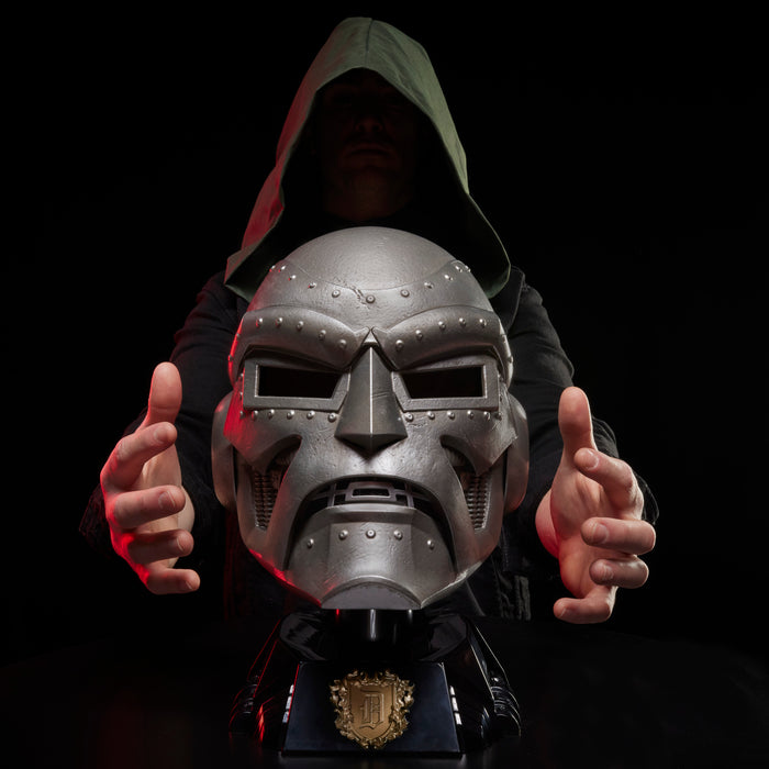 Marvel Legends Series: Doctor Doom Casco Premium Replica